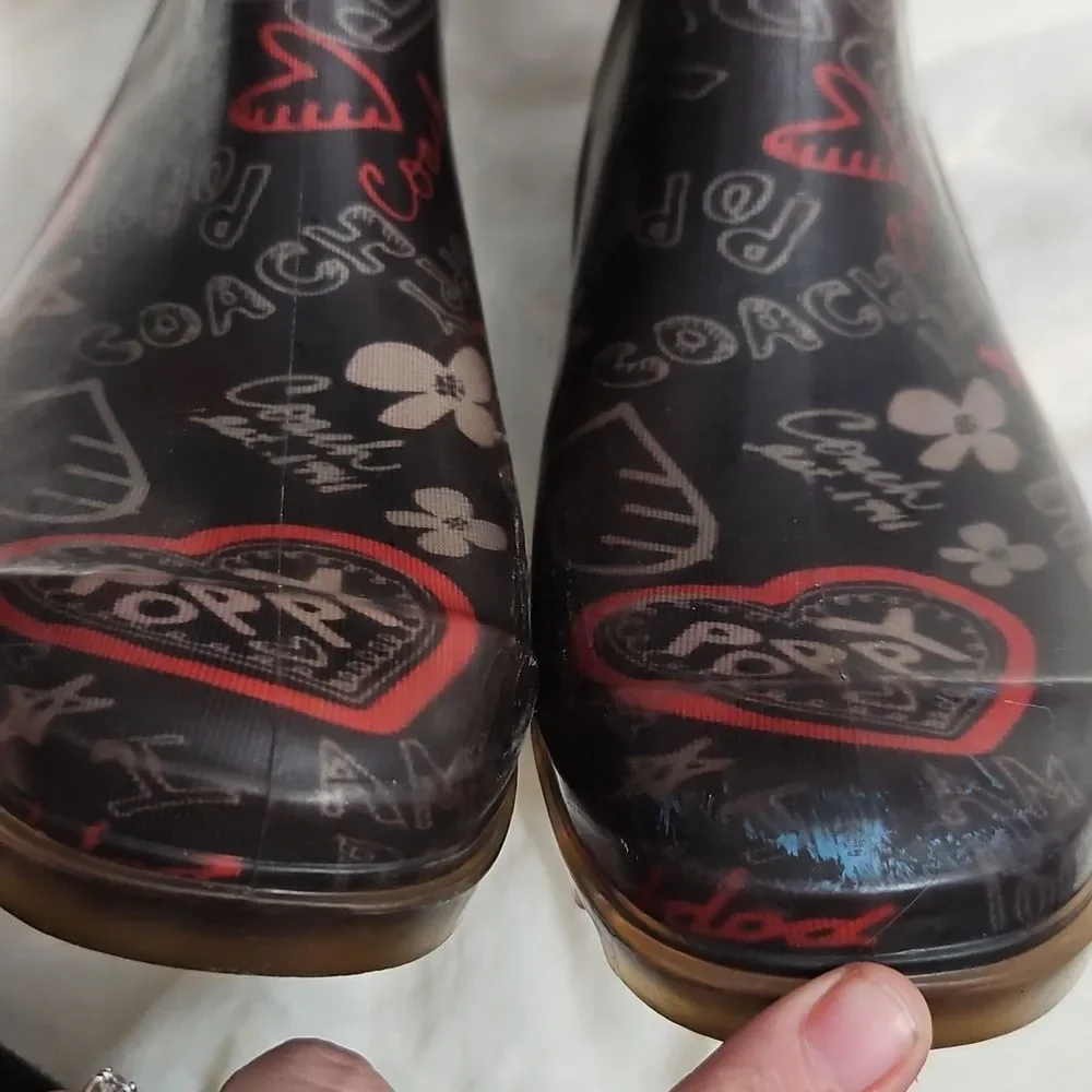 Coach Poppy Graffiti Rain Boots – Size 6 – Black/Red Logo Print